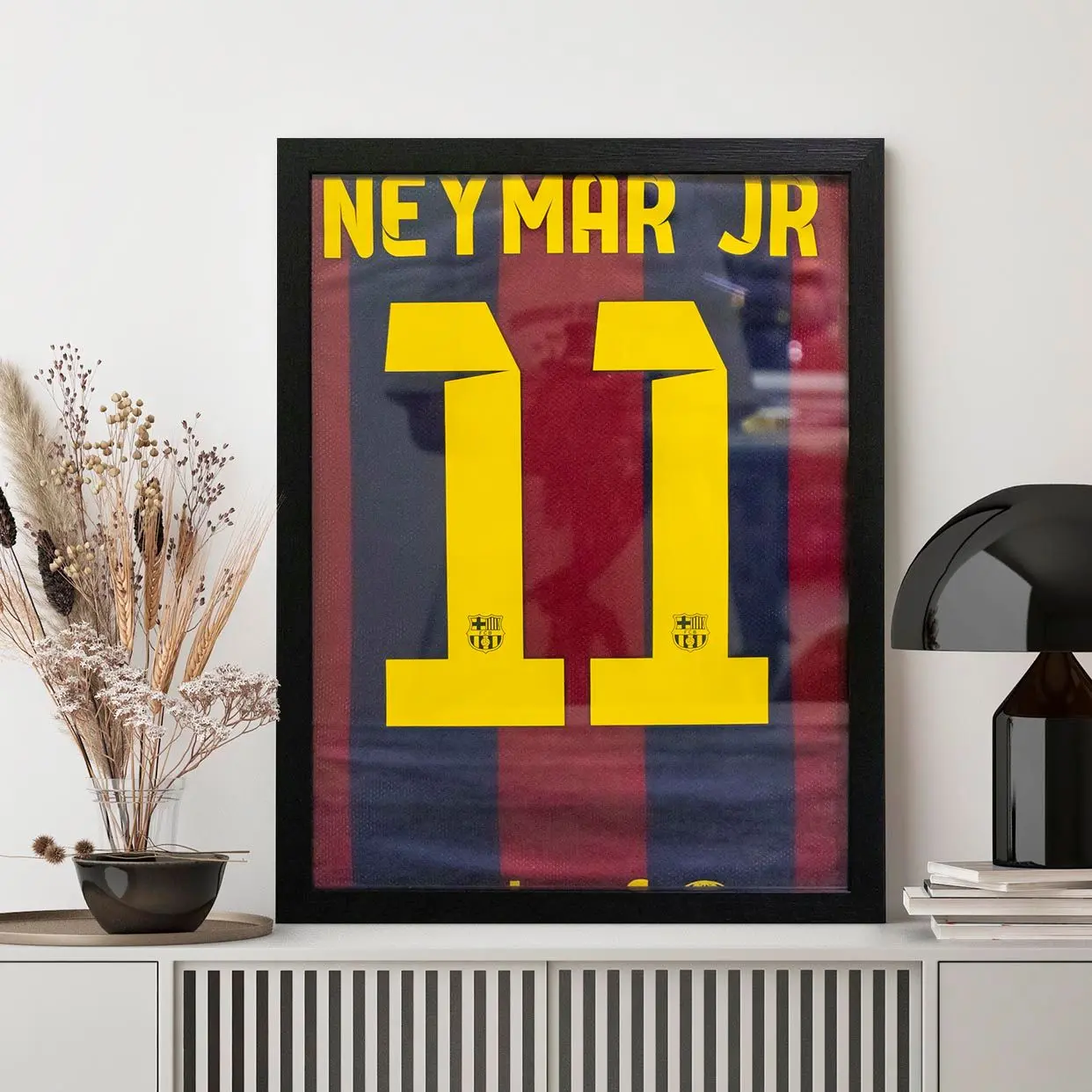 Black-Tone PS Photo Frame: The “Premium Storage Case” for Football Collectibles