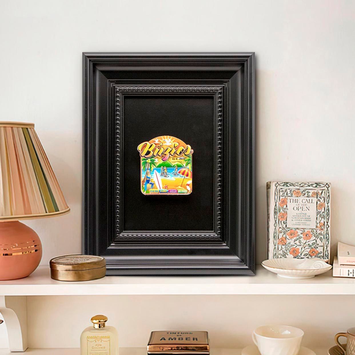 The Vintage “Color Accent” in a Cozy Corner: The Delicate Beauty of Carved PS Frame Textures